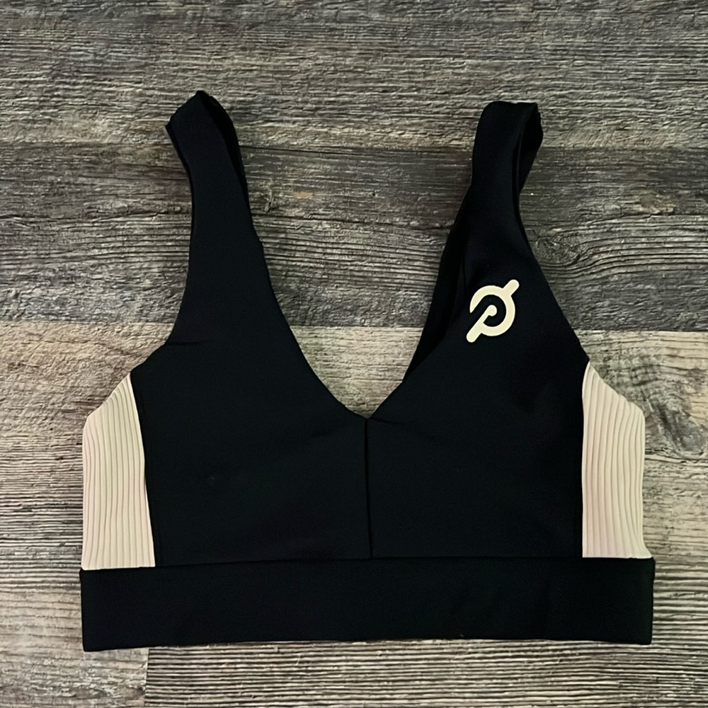 Peloton Show Up Colorblock V Bra